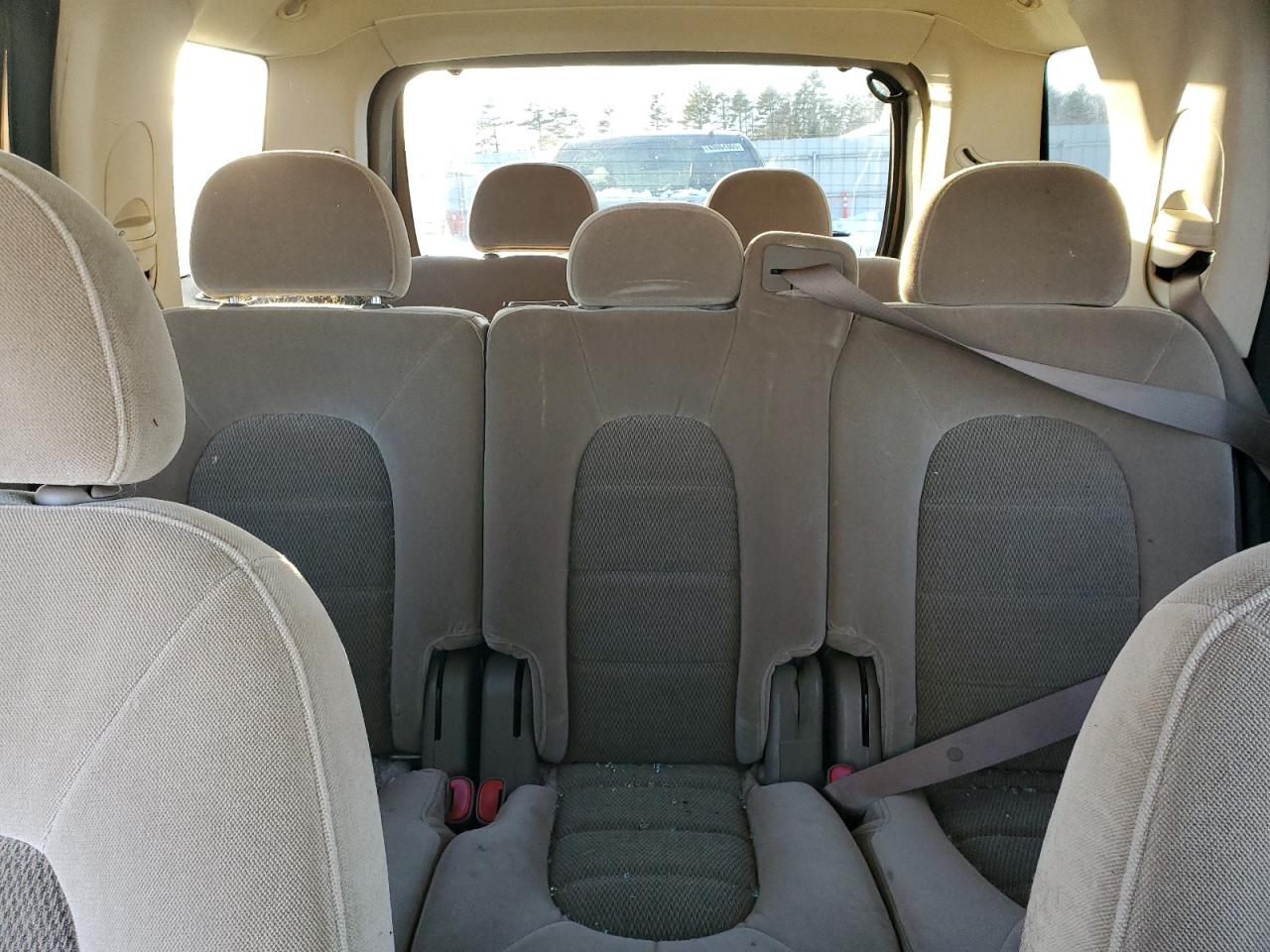 2005 Ford Explorer - Image 10