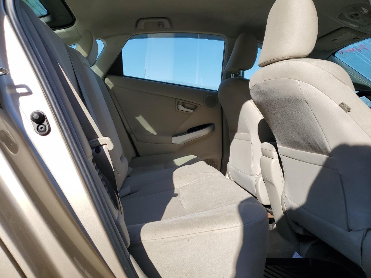 2011 Toyota Prius - Image 10