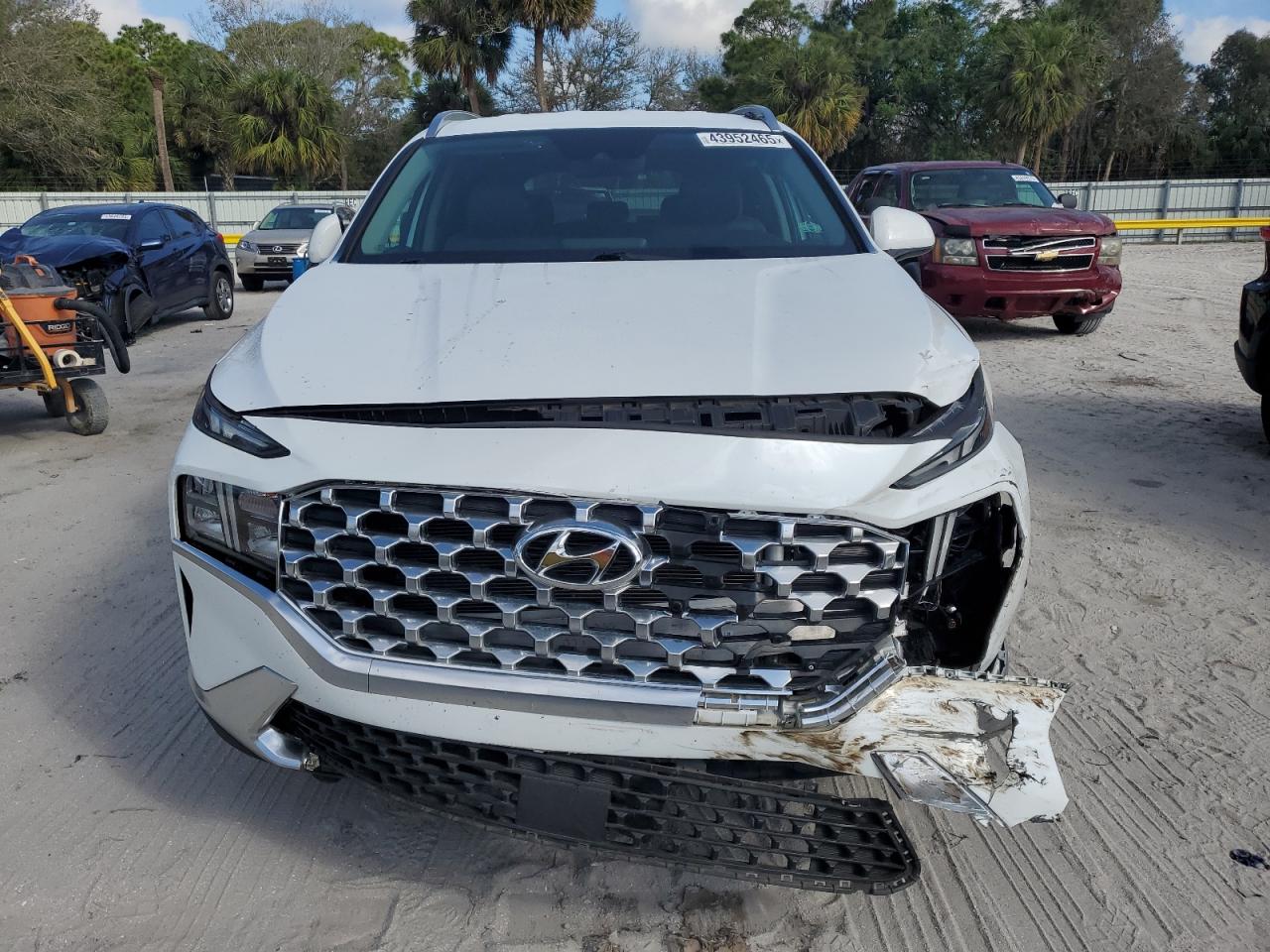 2022 Hyundai Santa Fe - Image 5