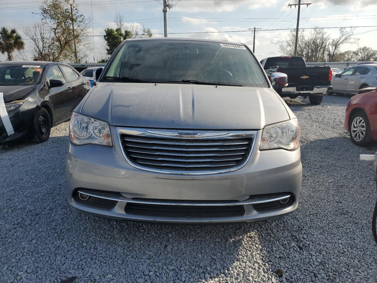 2014 Chrysler Town & Country - Image 5