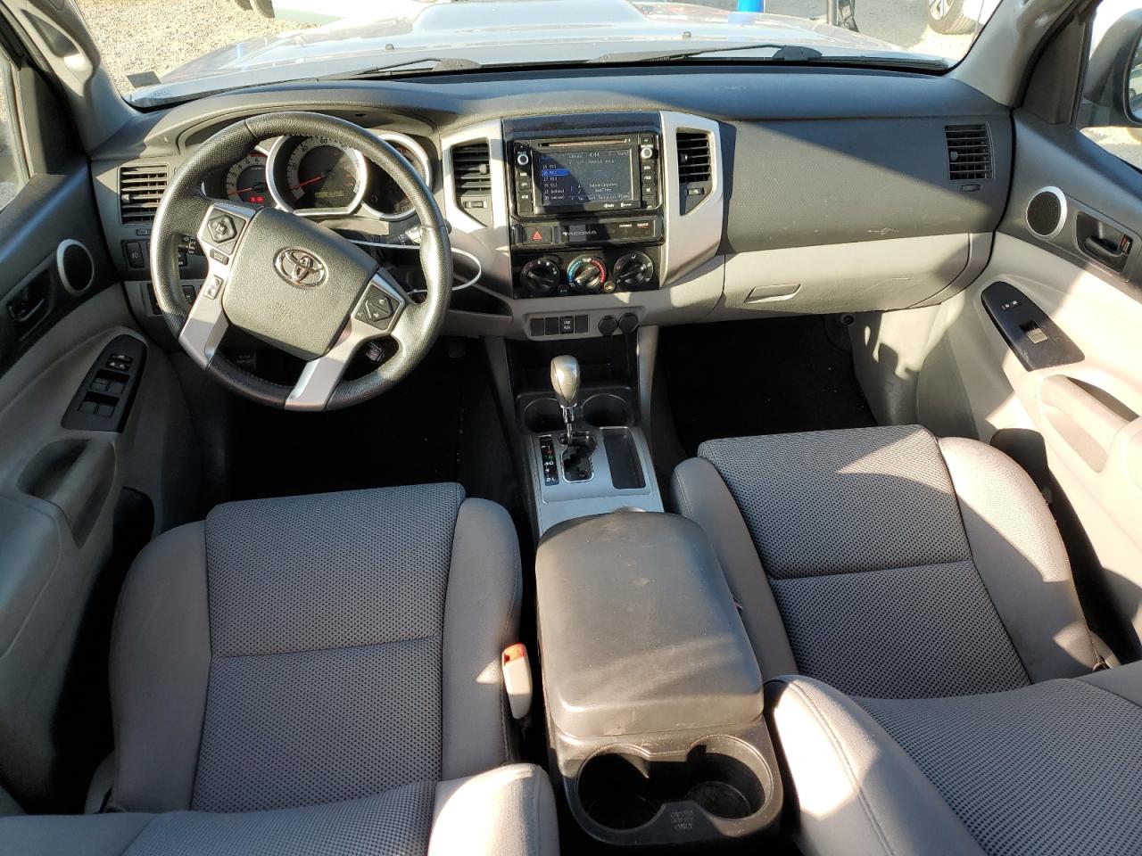 2015 Toyota Tacoma - Image 8
