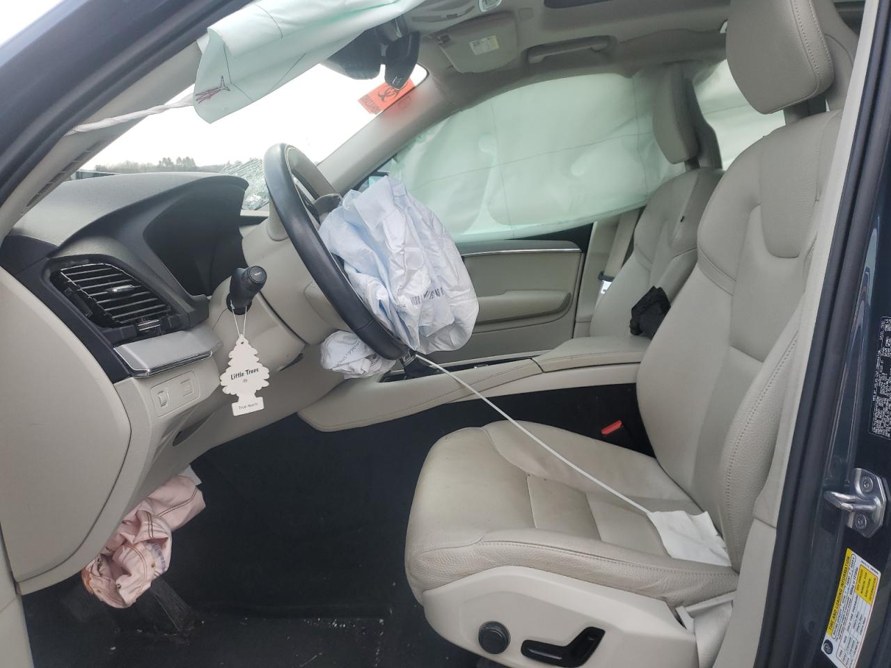 2021 Volvo XC90 - Image 7