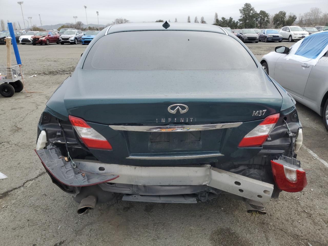 2012 Infiniti M - Image 6