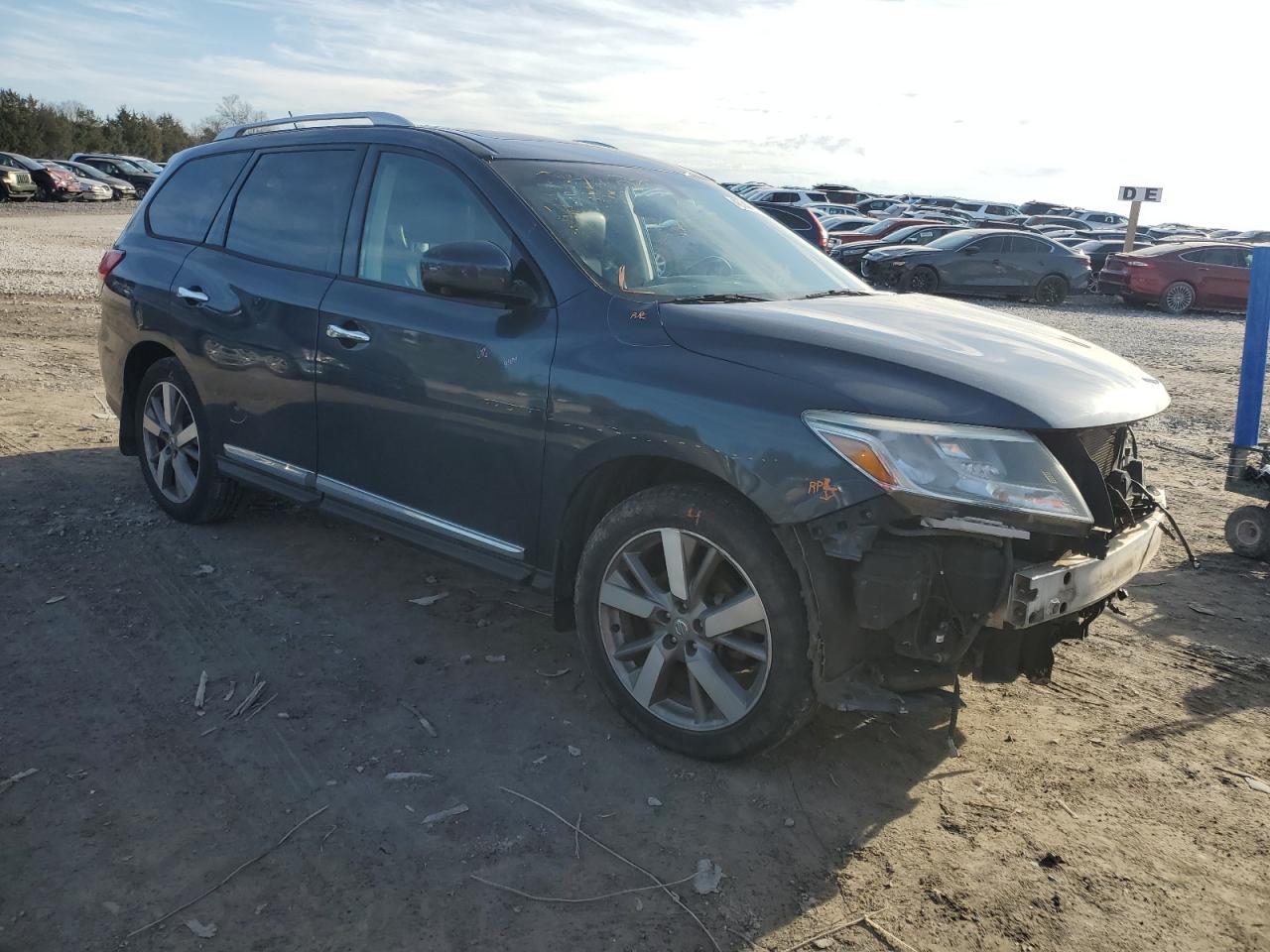 2016 Nissan Pathfinder - Image 4