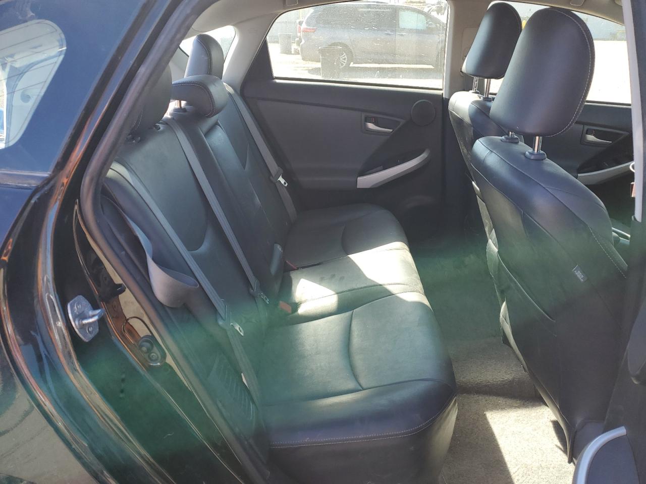 2015 Toyota Prius - Image 10