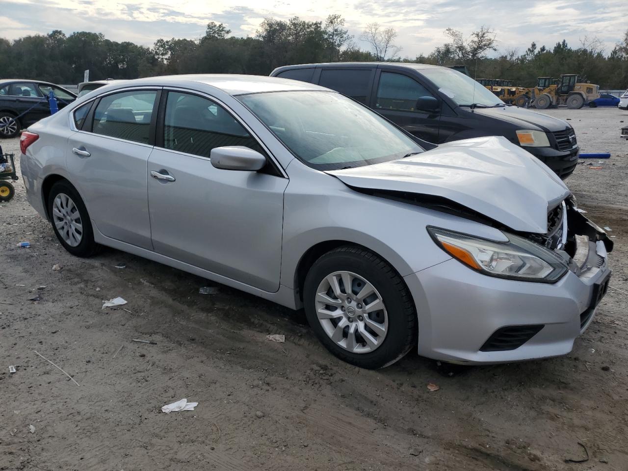 2016 Nissan Altima - Image 4