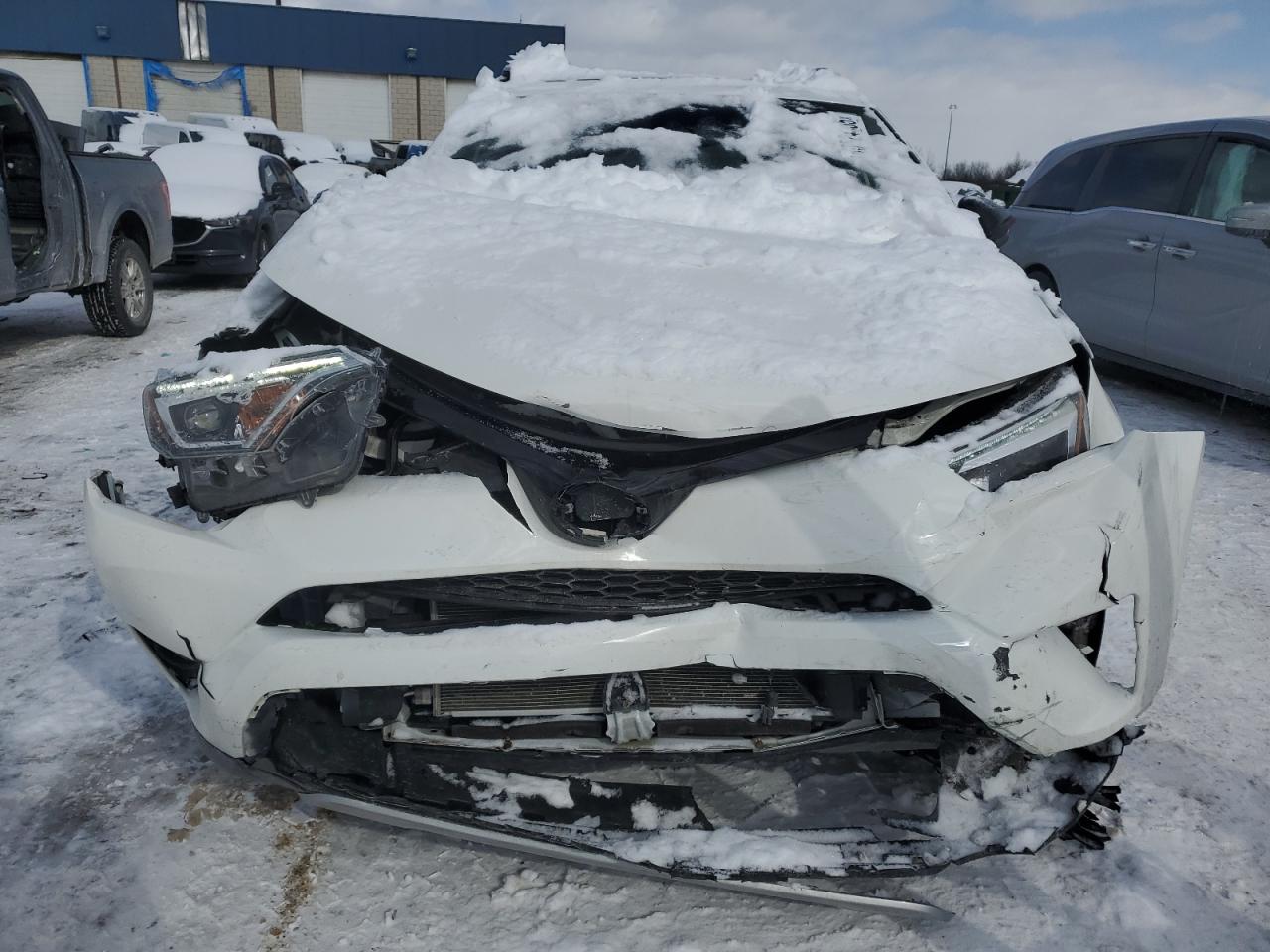 2017 Toyota RAV 4 - Image 5