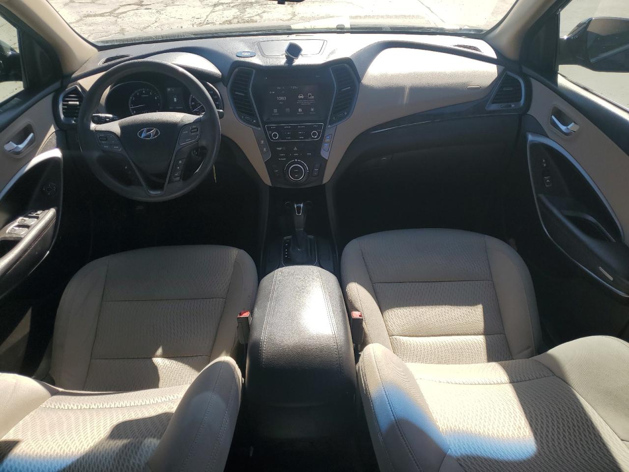 2017 Hyundai Santa Fe - Image 8