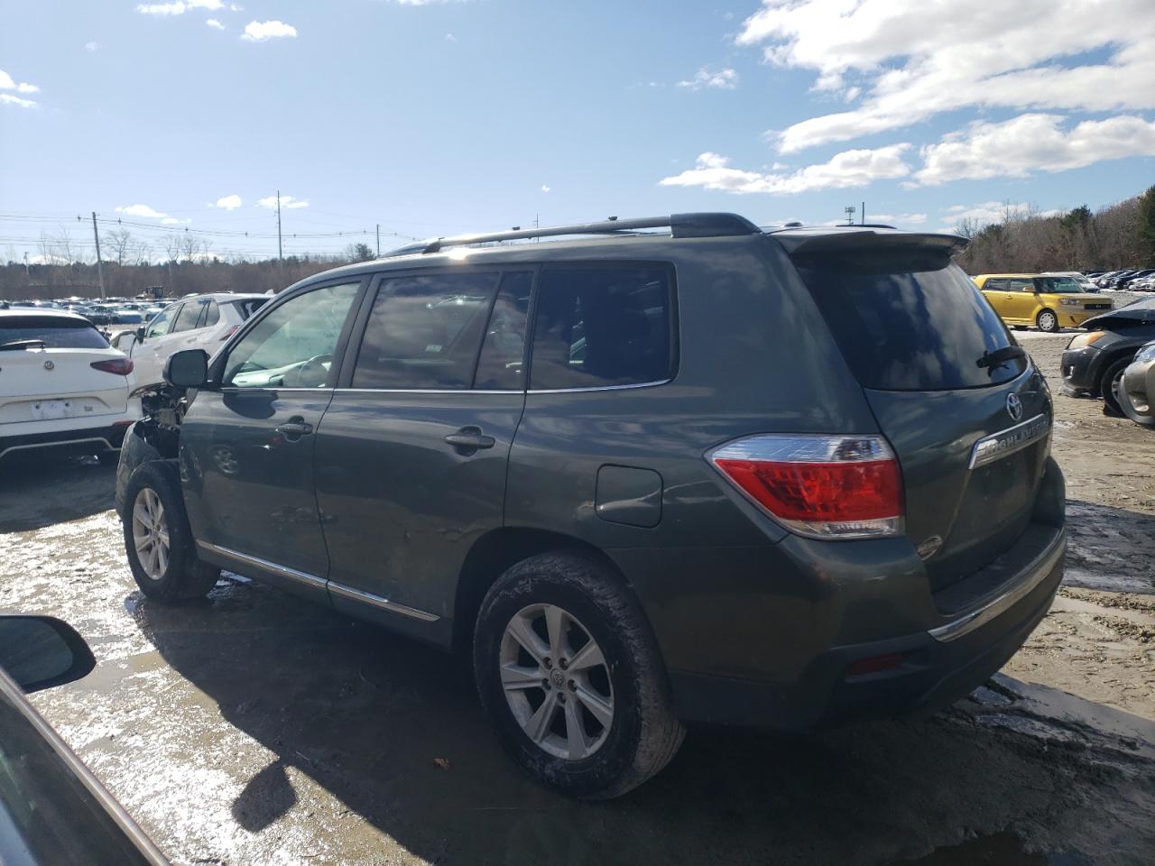 2013 Toyota Highlander - Image 2