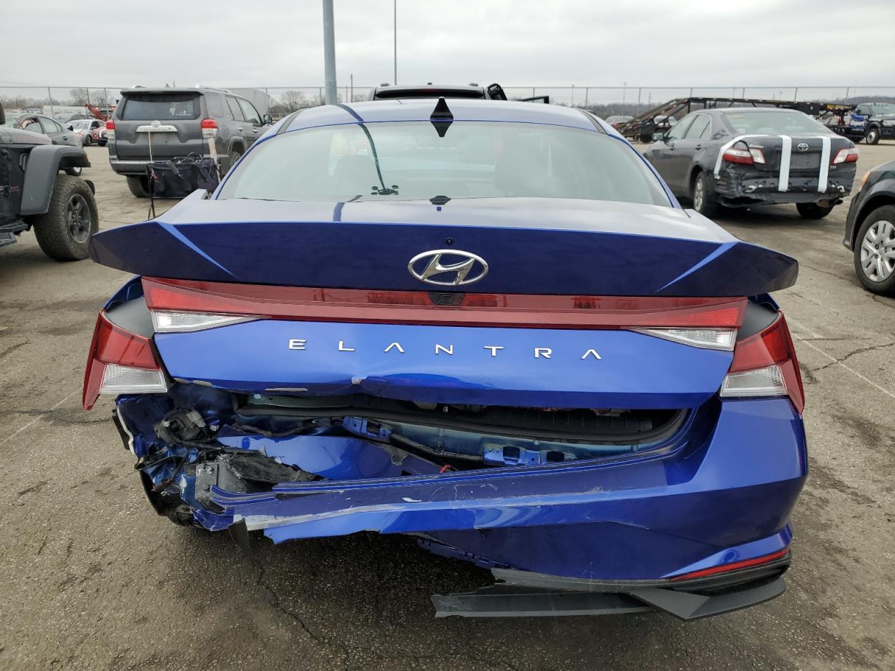 2023 Hyundai Elantra - Image 6