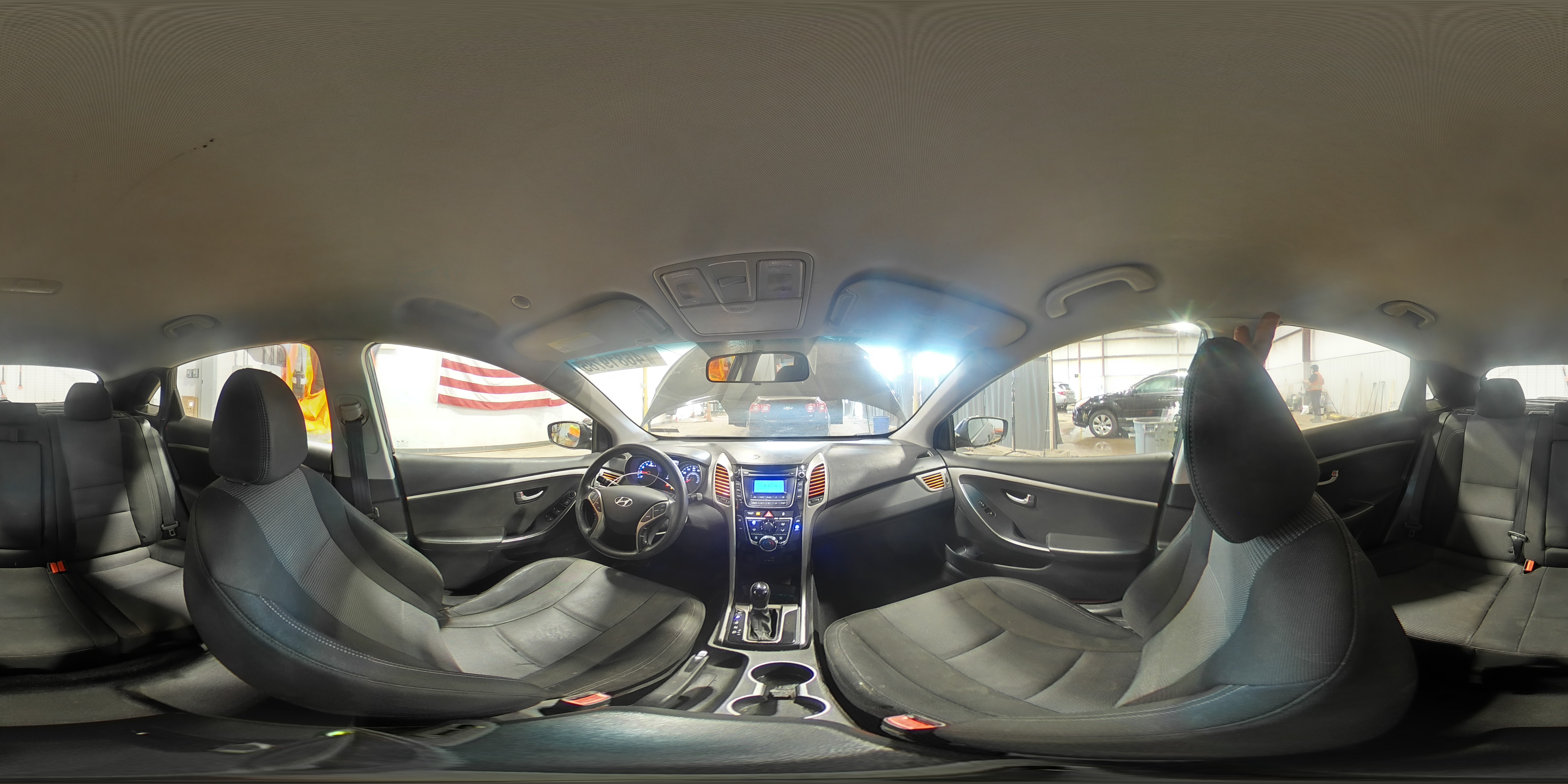 2017 Hyundai Elantra - Image 13