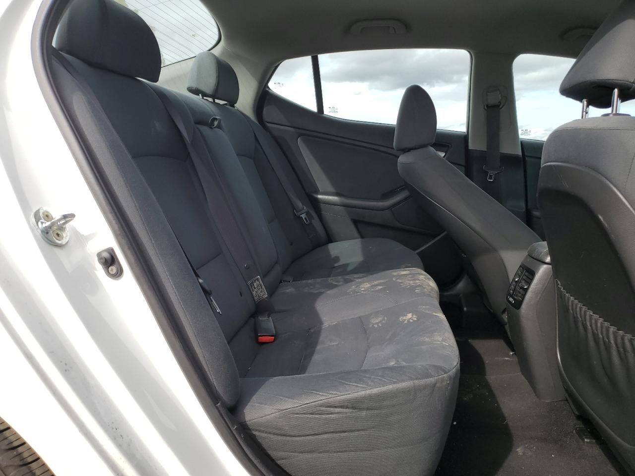 2016 Kia Optima - Image 10