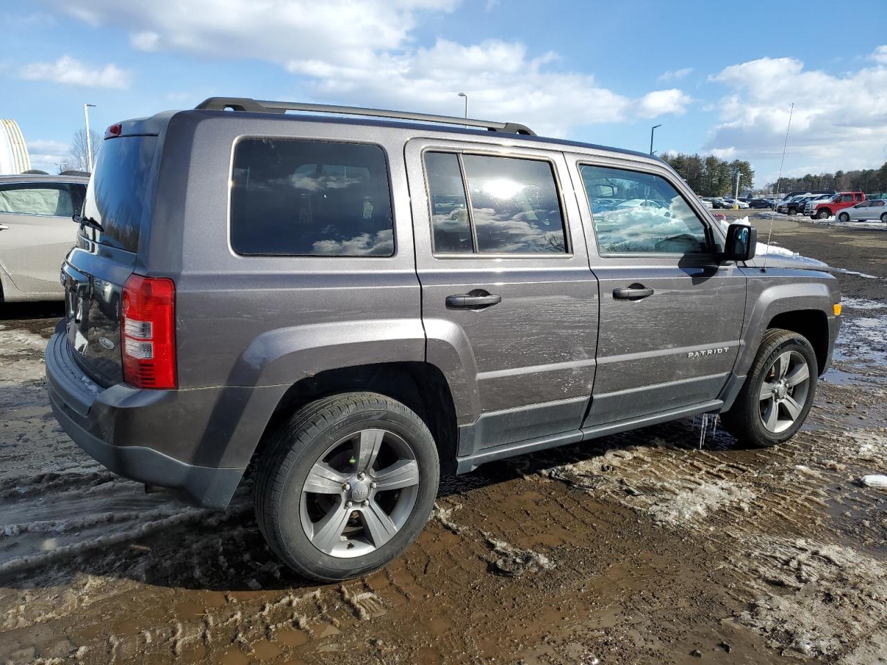 2015 Jeep Liberty (Patriot) - Image 3