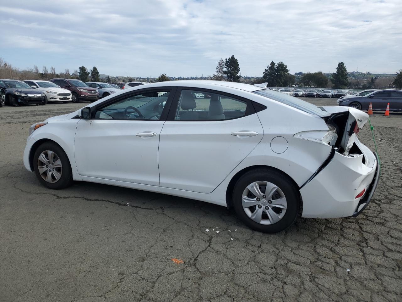 2016 Hyundai Elantra - Image 2