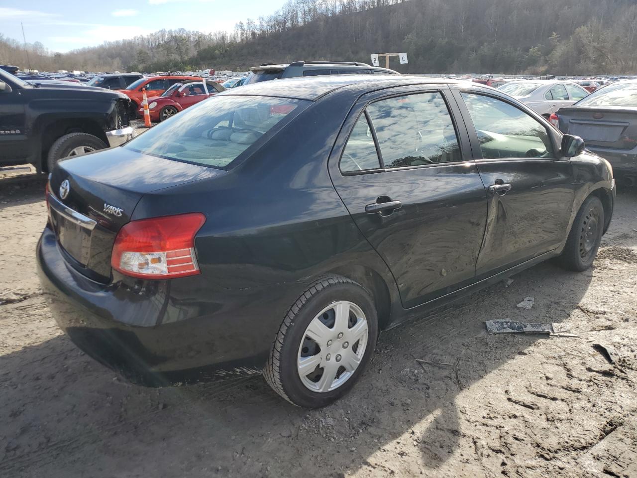 2010 Toyota Yaris - Image 3