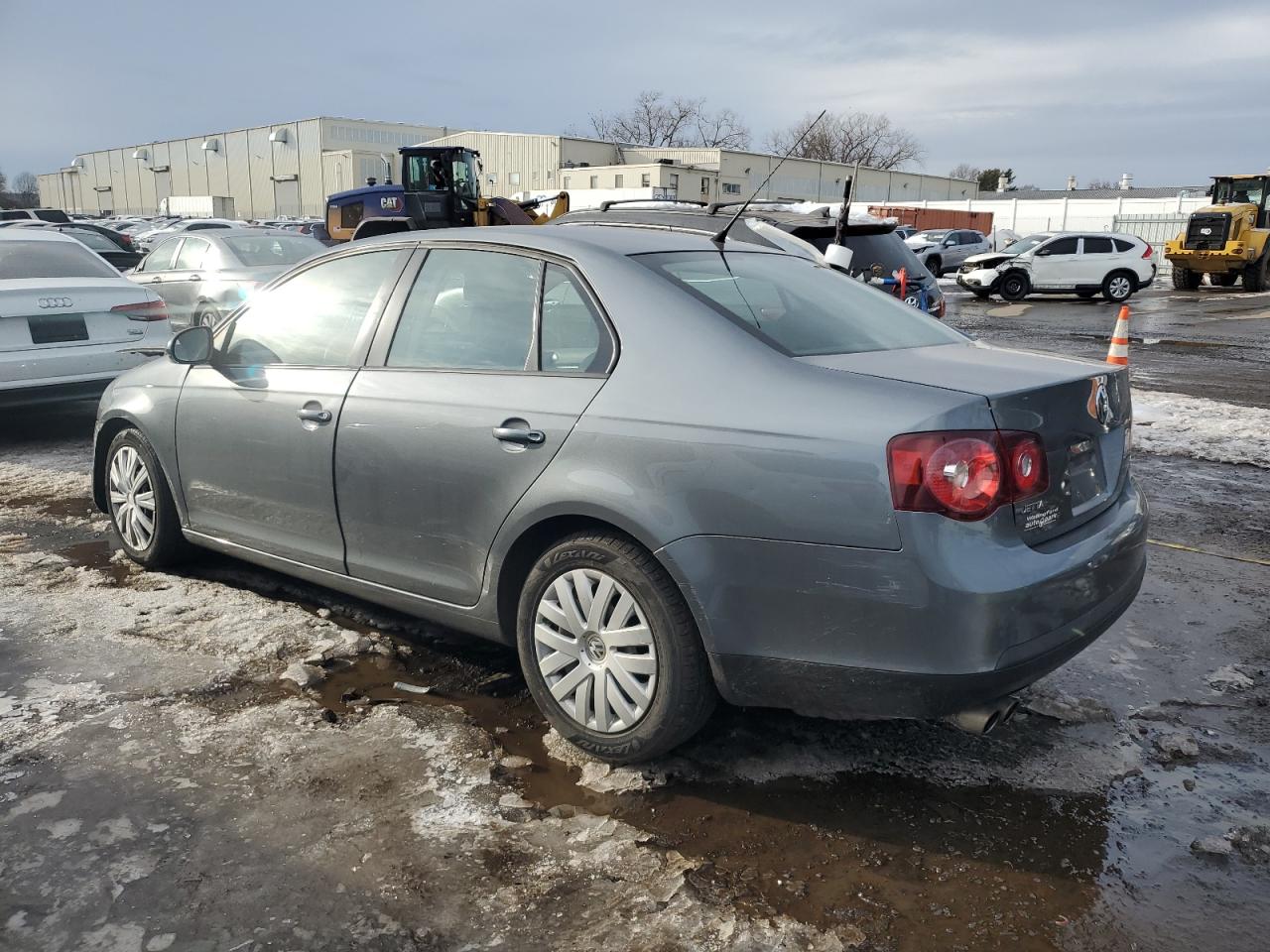 2010 Volkswagen Jetta - Image 2