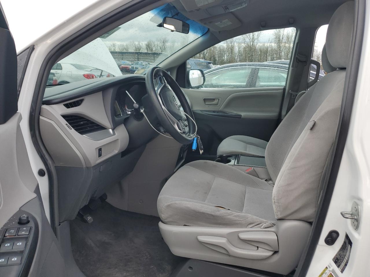 2015 Toyota Sienna - Image 7