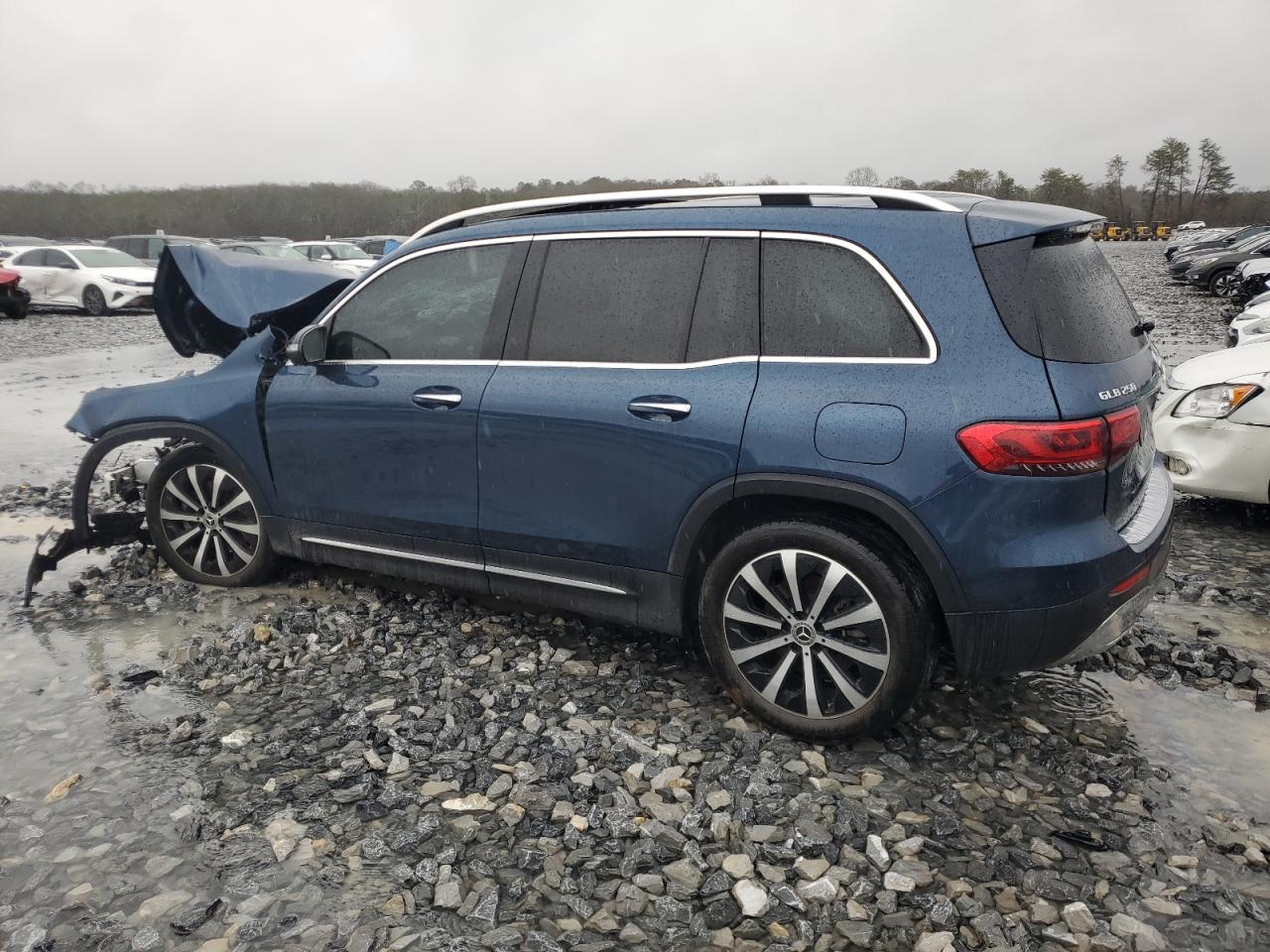 2022 Mercedes-Benz GLB - Image 2