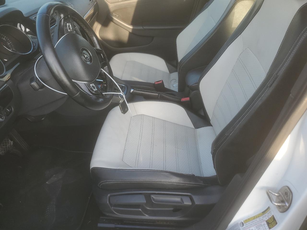 2015 Volkswagen Jetta - Image 7