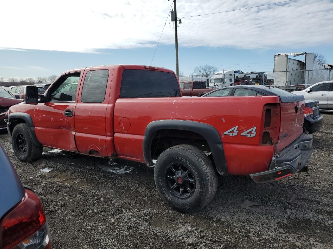 2004 GMC Sierra - Image 2