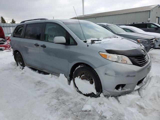 2011 TOYOTA SIENNA 