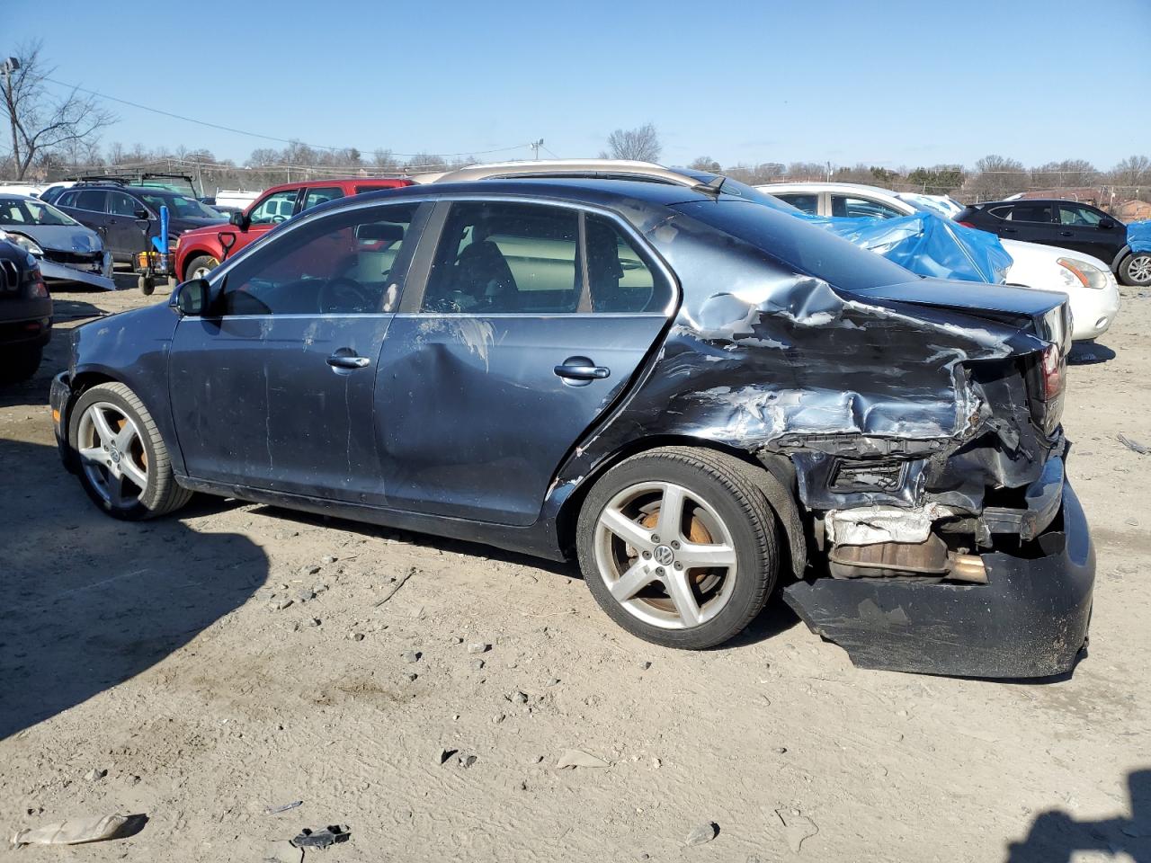 2009 Volkswagen Jetta - Image 2