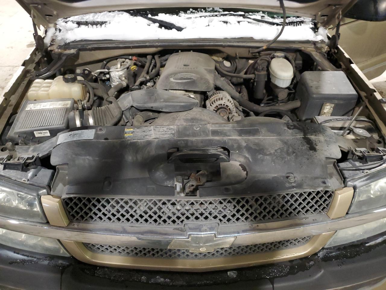 2004 Chevrolet Silverado - Image 11