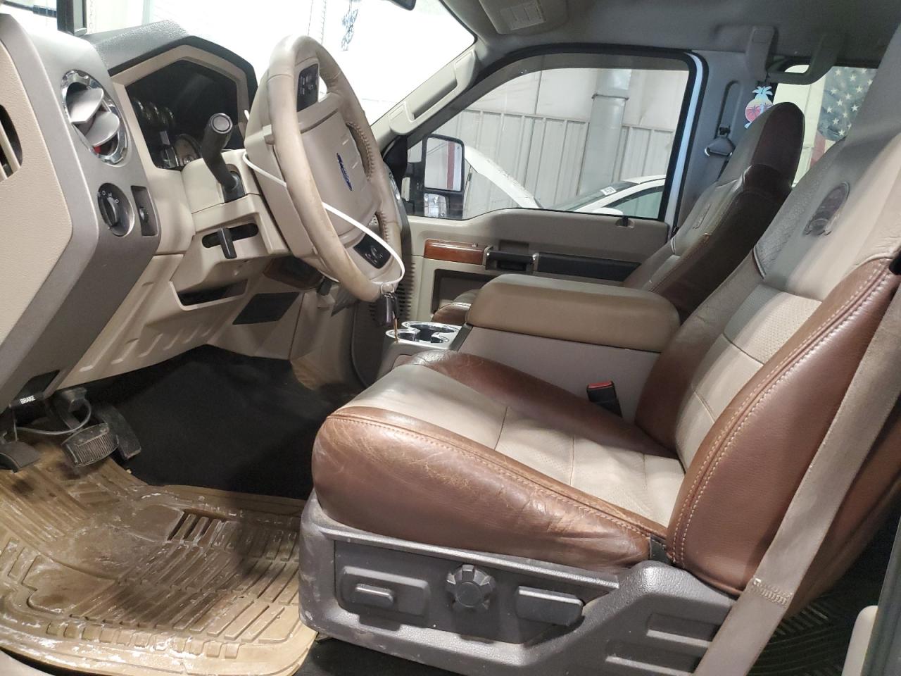 2009 Ford F250 - Image 7