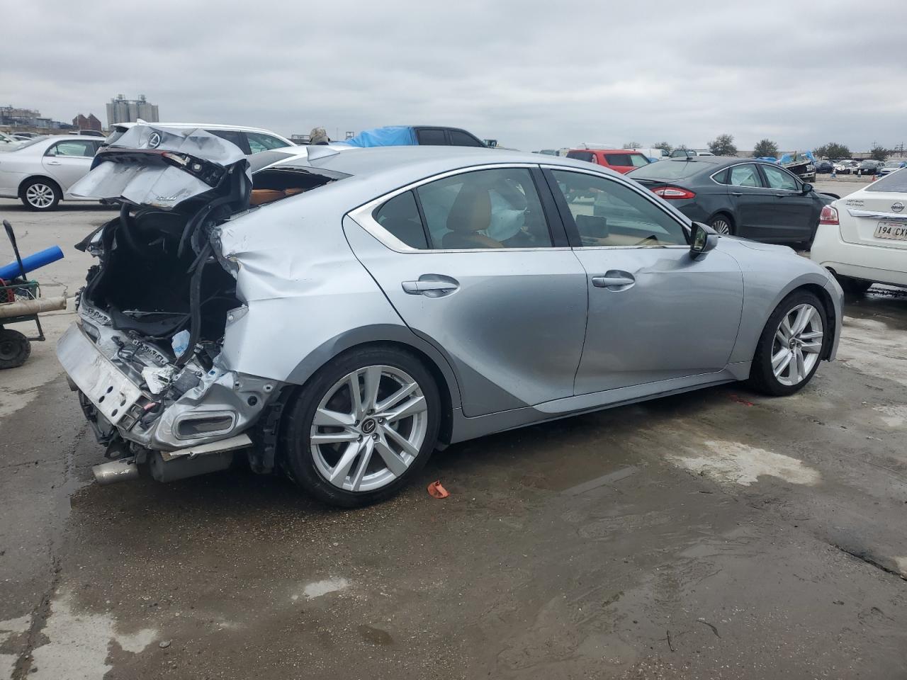 2021 Lexus IS - Image 3