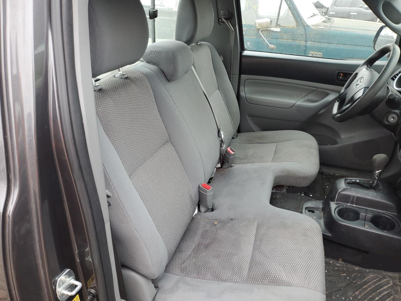 2014 Toyota Tacoma - Image 10