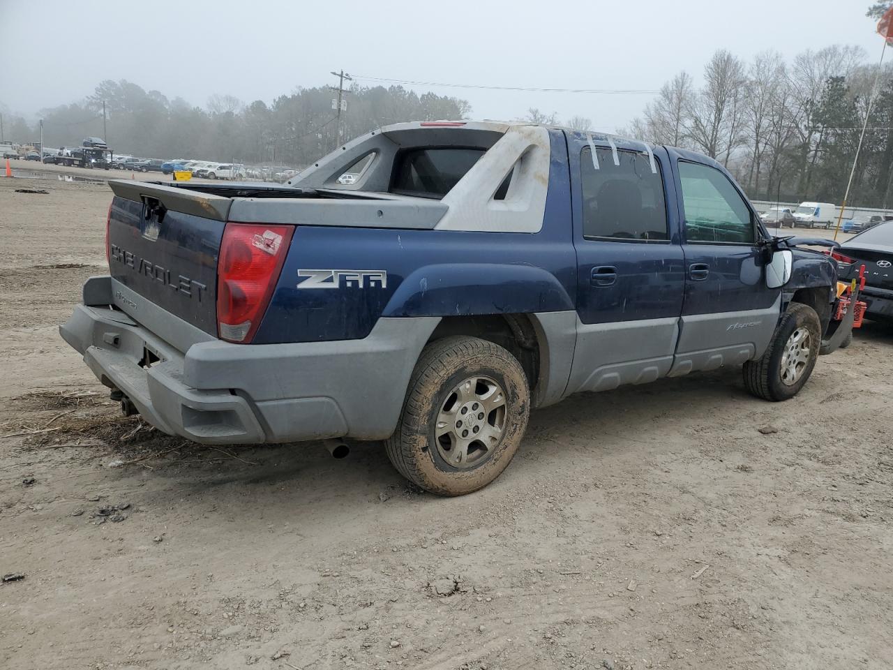 2002 Chevrolet Avalanche - Image 3