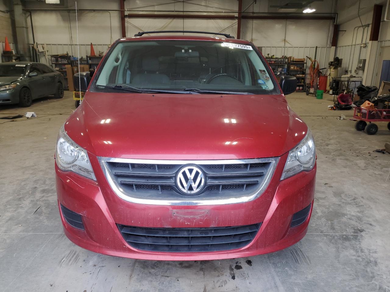 2009 Volkswagen Routan - Image 5