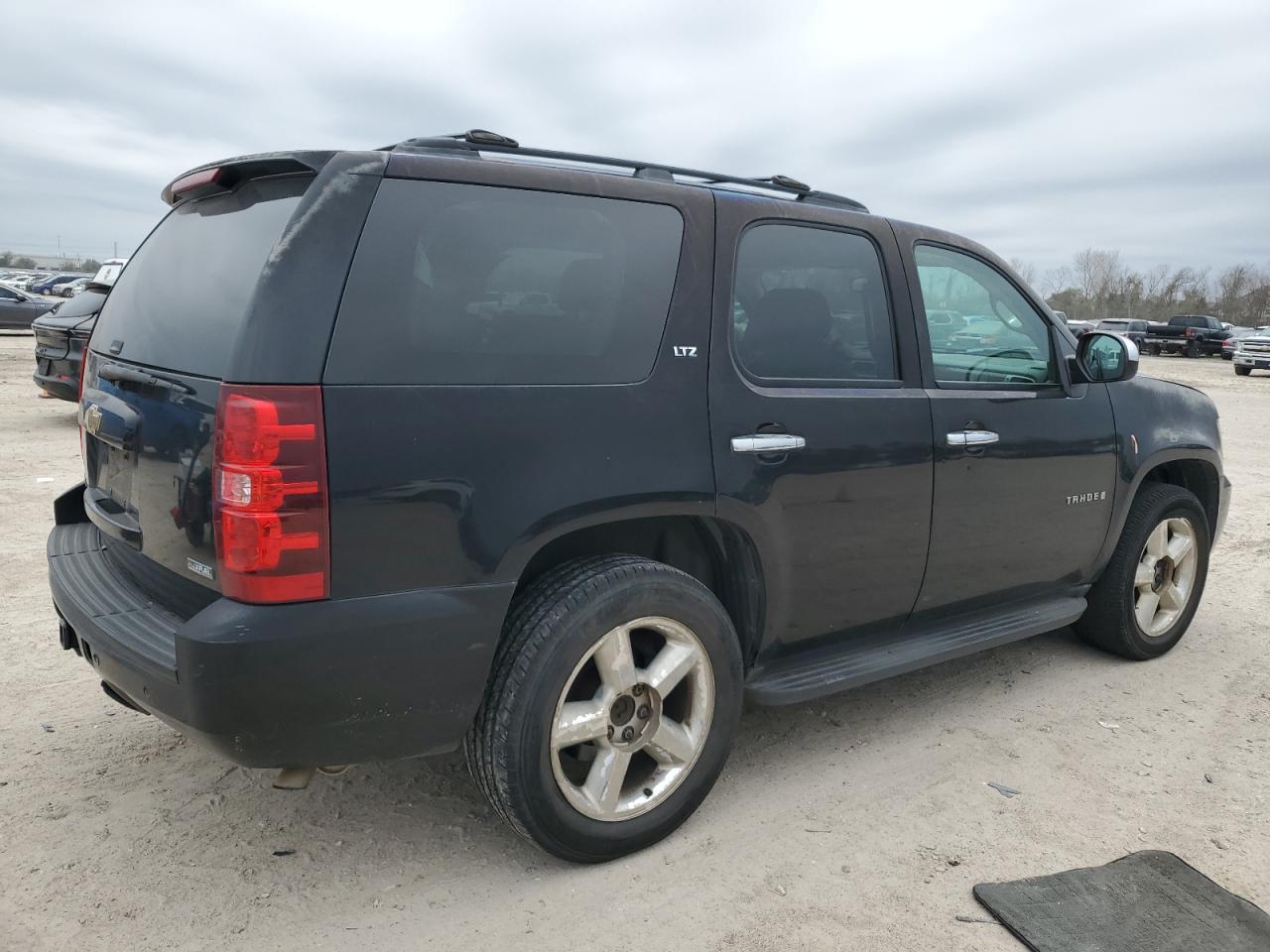 2007 Chevrolet Tahoe - Image 3