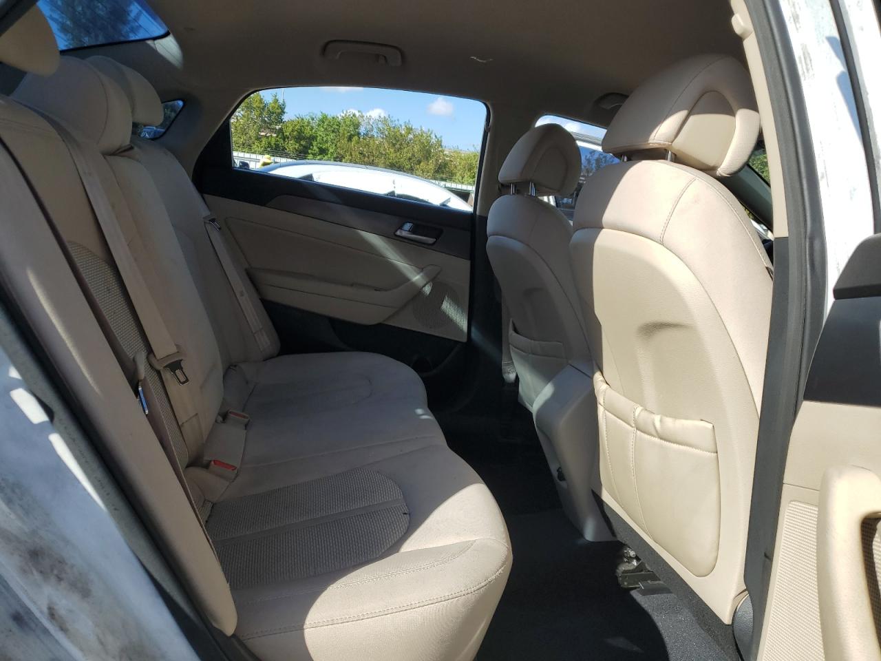 2015 Hyundai Sonata - Image 10
