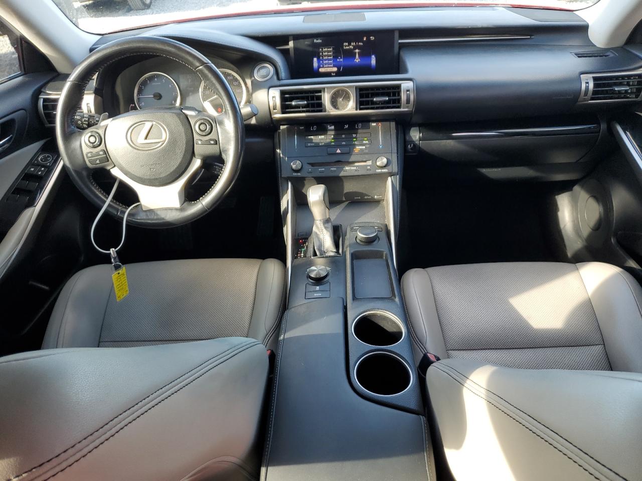 2016 Lexus IS - Image 8