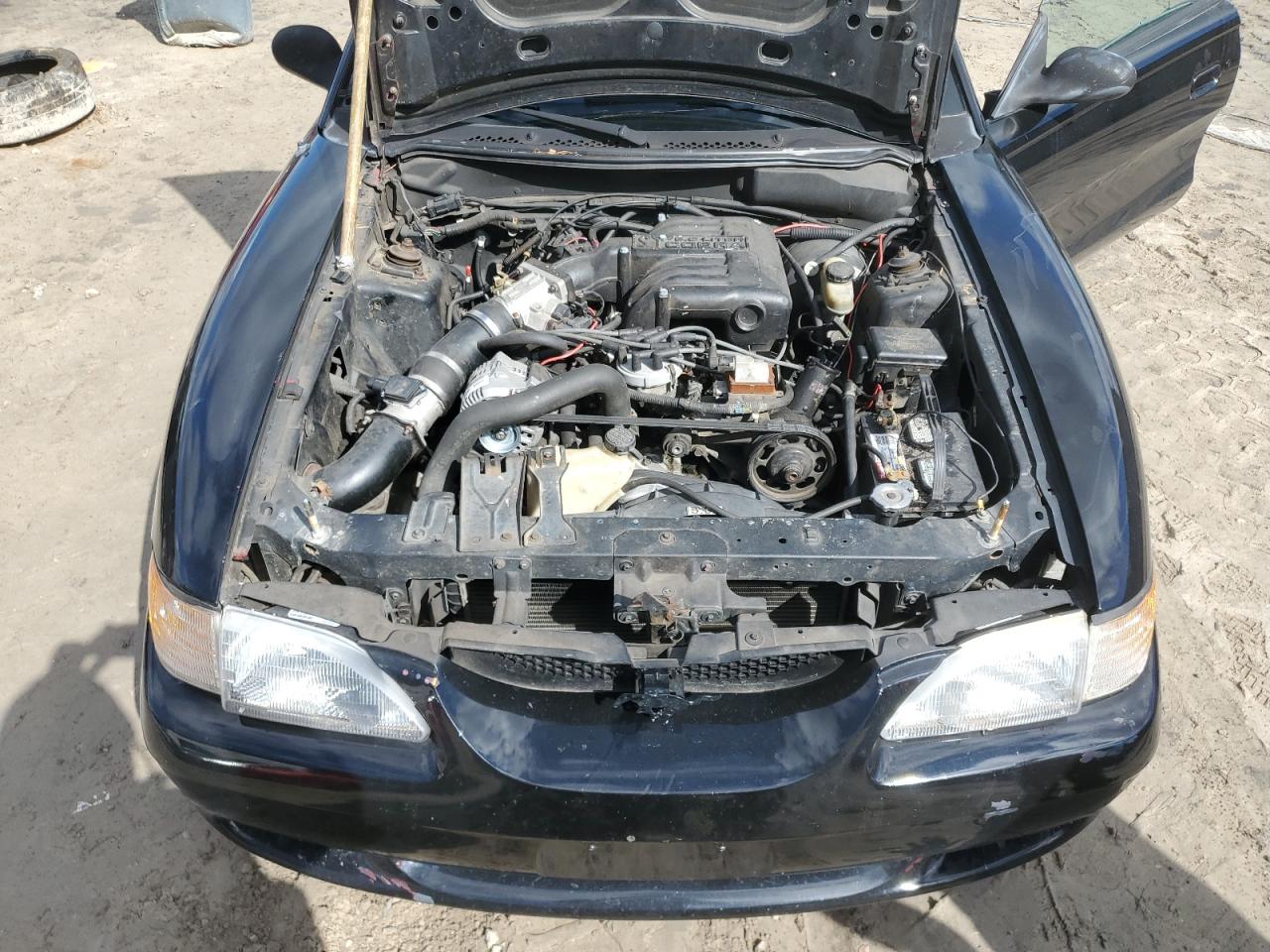 1995 Ford Mustang - Image 11