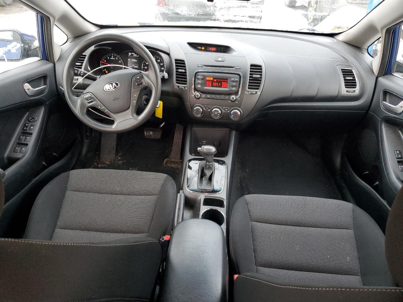 2017 Kia Forte - Image 8