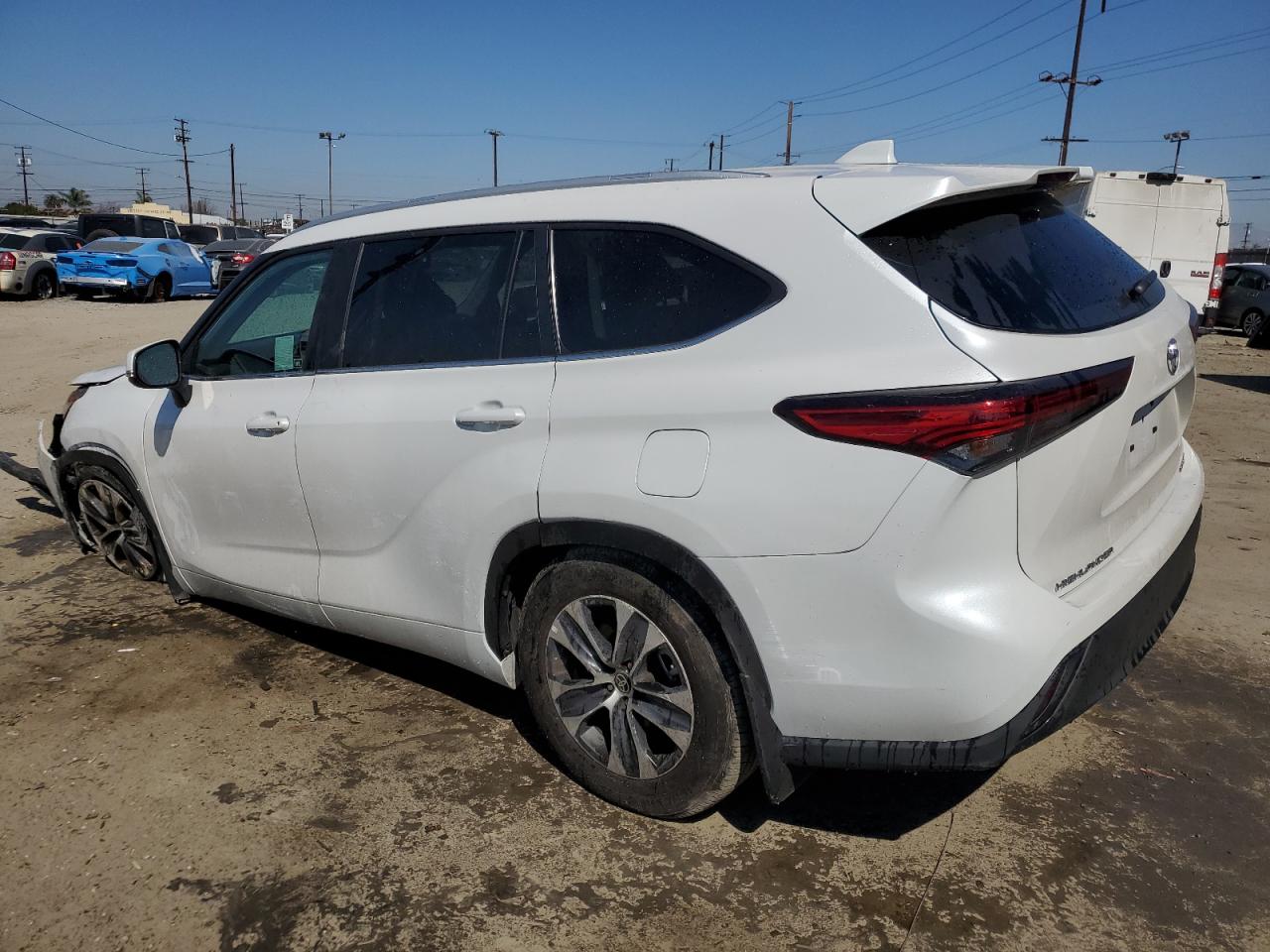 2024 Toyota Highlander - Image 2