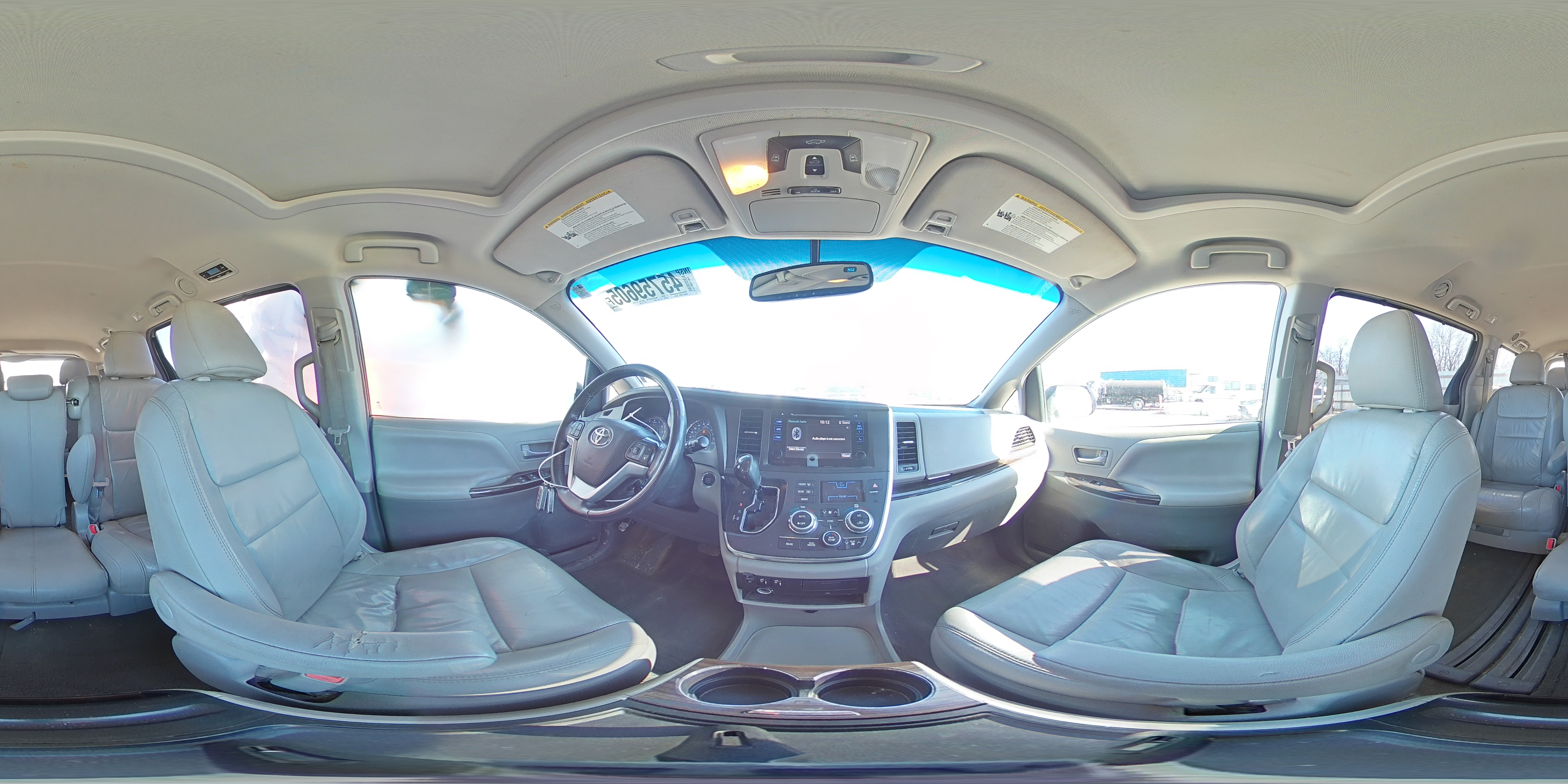 2016 Toyota Sienna - Image 14