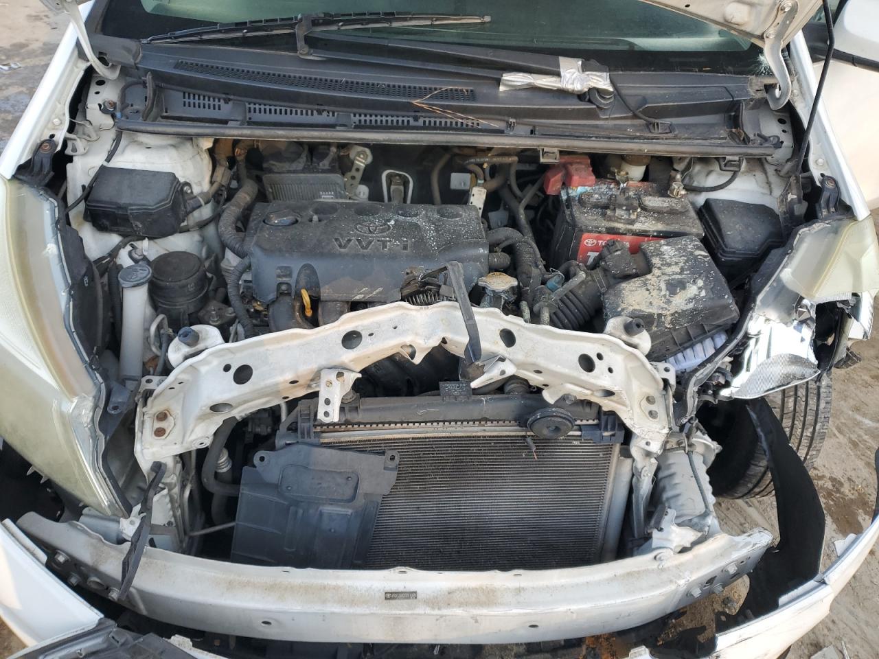2012 Toyota Yaris - Image 11