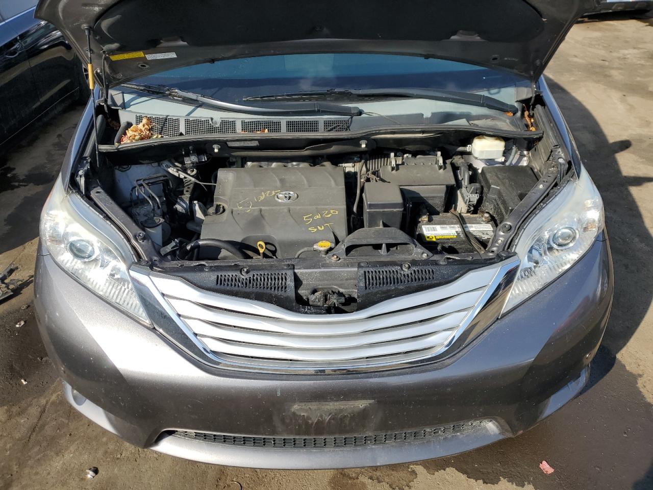 2013 Toyota Sienna - Image 12