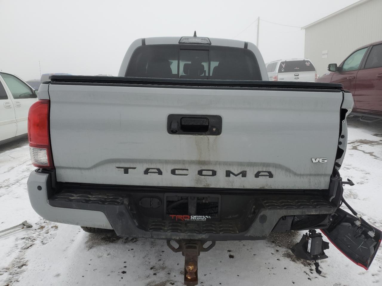 2018 Toyota Tacoma - Image 6