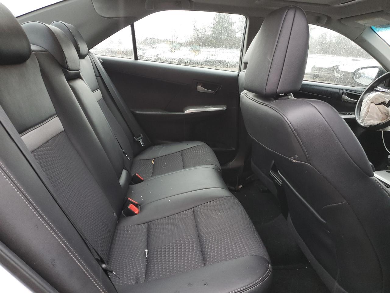 2014 Toyota Camry - Image 10