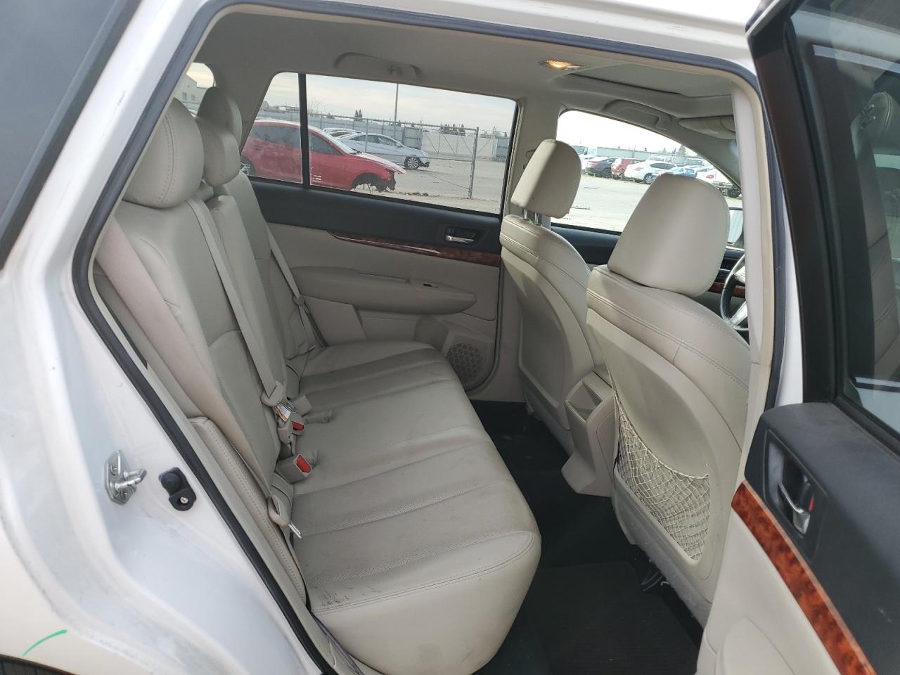 2011 Subaru Outback - Image 11