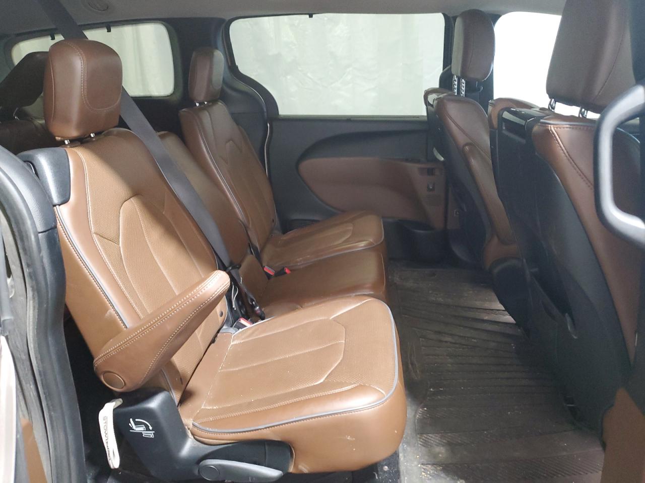 2018 Chrysler Pacifica - Image 11