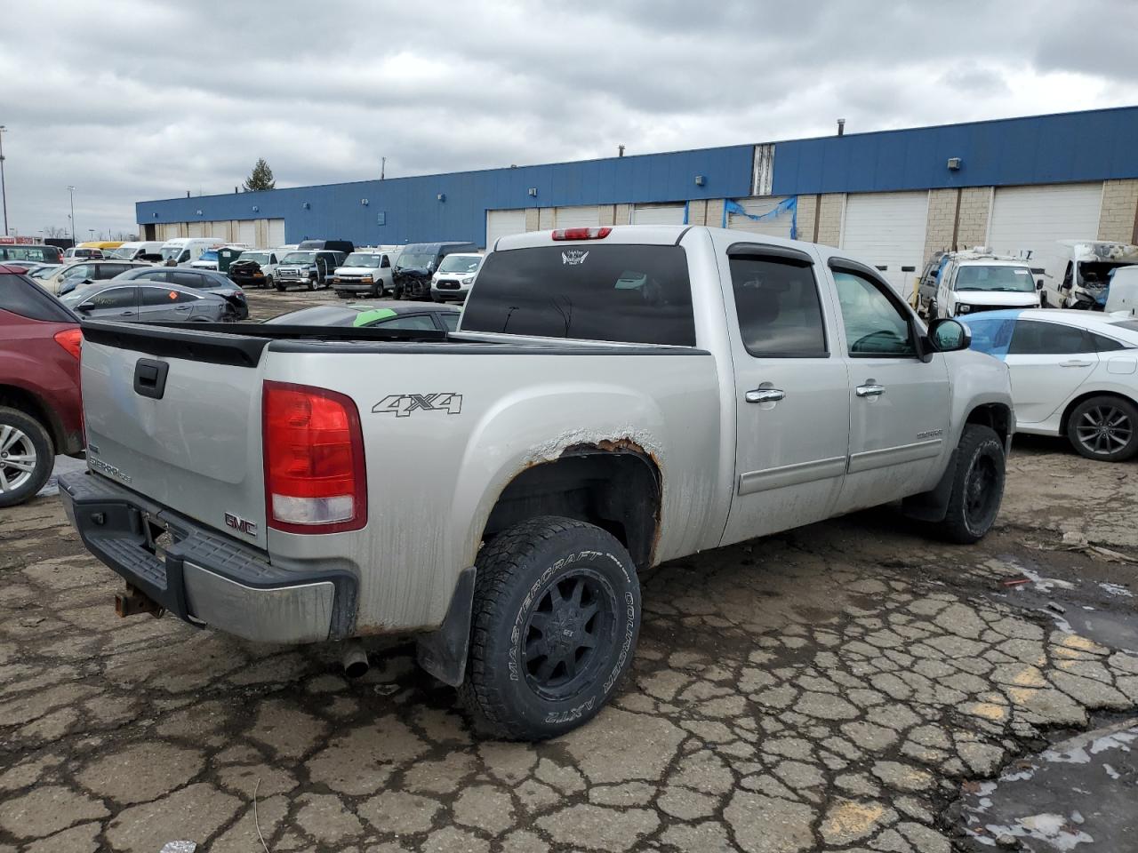 2011 GMC Sierra - Image 3