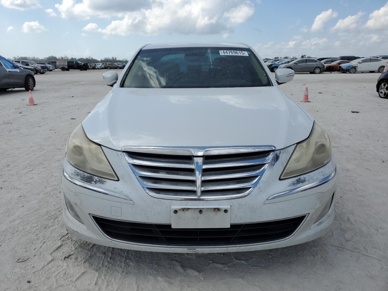 2013 Hyundai Genesis - Image 5