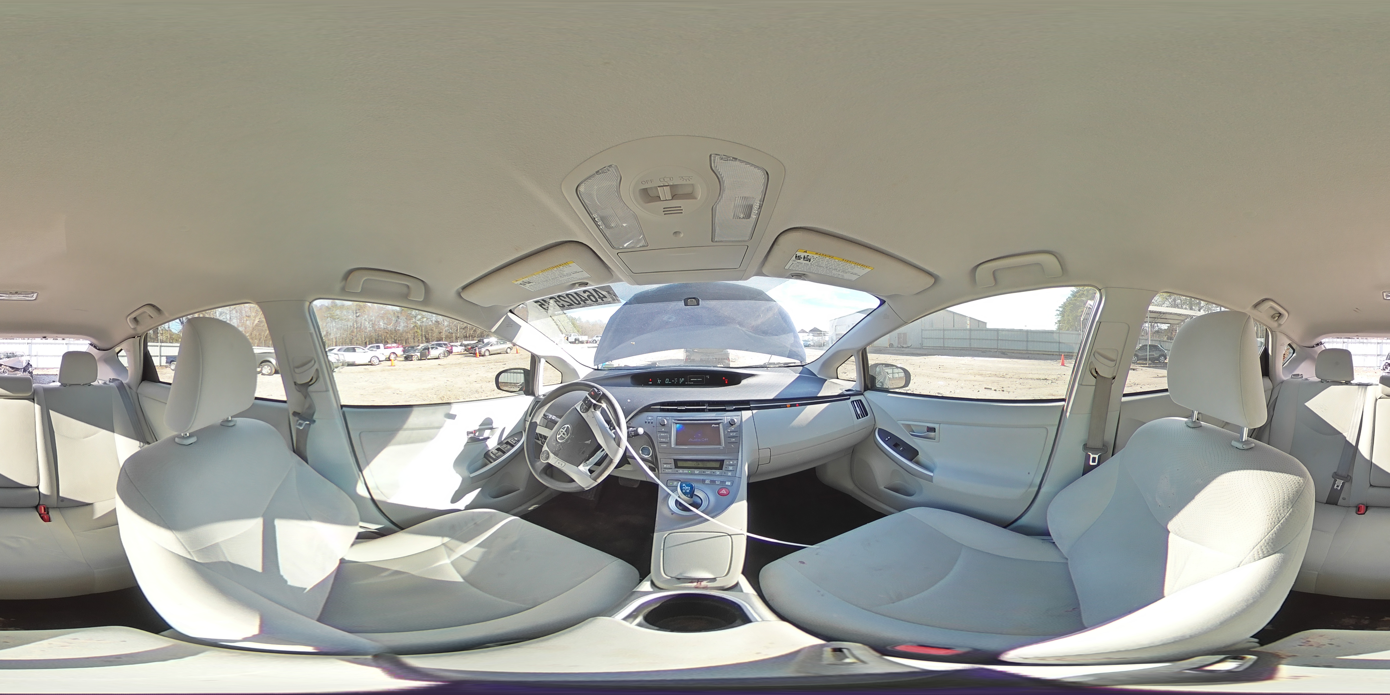 2015 Toyota Prius - Image 14
