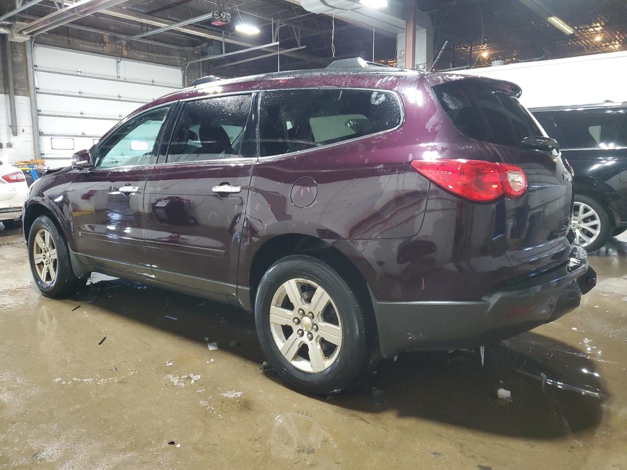 2010 Chevrolet Traverse - Image 2