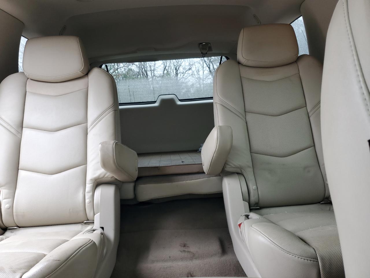 2019 Cadillac Escalade - Image 10
